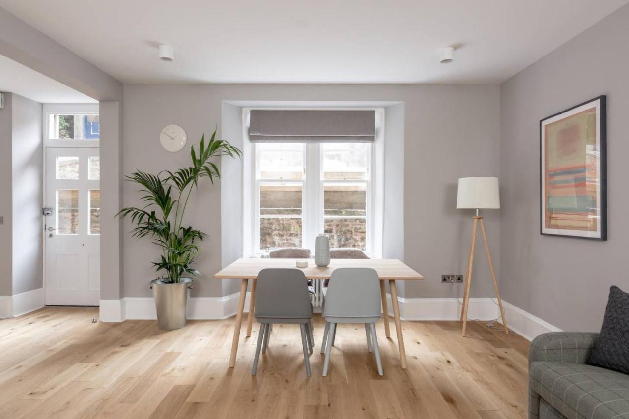 Joivy Luxurious 2Br Home Near Haymarket Station Edinburgh Exterior photo