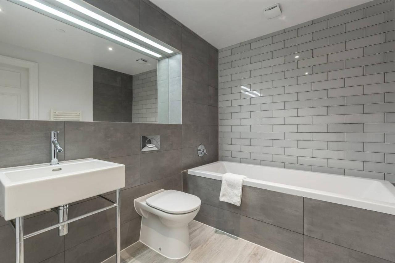 Joivy Luxurious 2Br Home Near Haymarket Station Edinburgh Exterior photo
